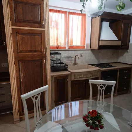 דירה Nathan's Charming House *