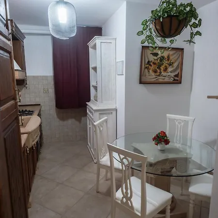 Nathan's Charming House *