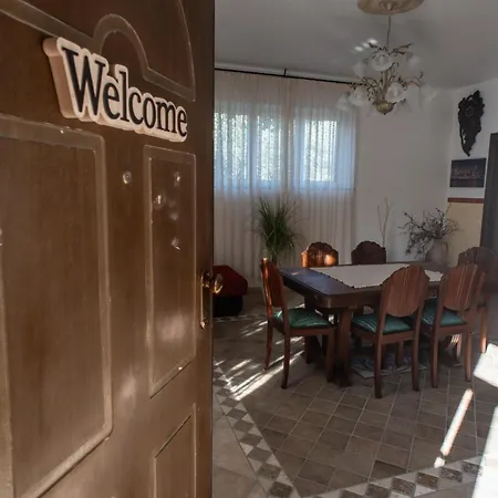 Nathan's Charming House *