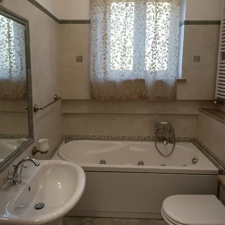 Nathan's Charming House Apartment Viterbo